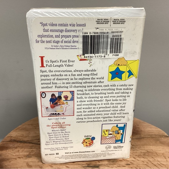 🟡 Sealed / New - VHS - Disney’s - Discover Spot - Bonus Puzzle Included - Rare - Picture 4 of 10